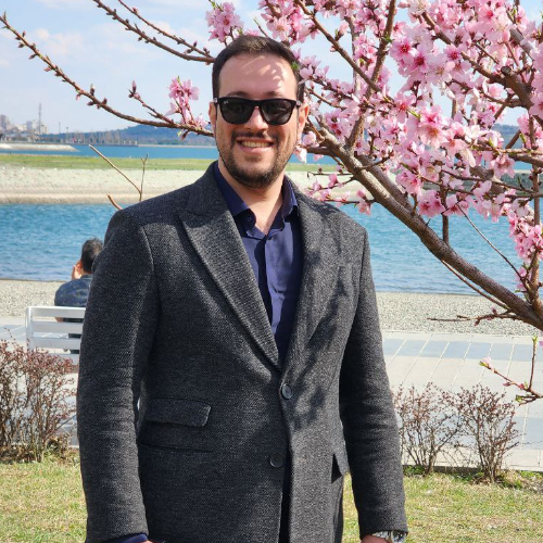 محسن یادگاری